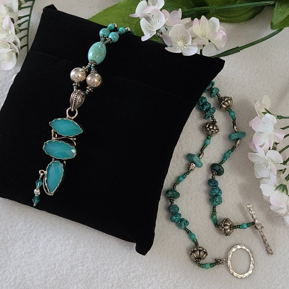 Handcrafted Necklace Unique Design Turquoise Stone Beads Silvertone Toggle Clasp - Picture 11 of 13